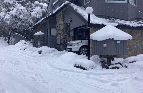 Thredbo House | Luxury Mountain Chalet "Woodridge" THREDBO