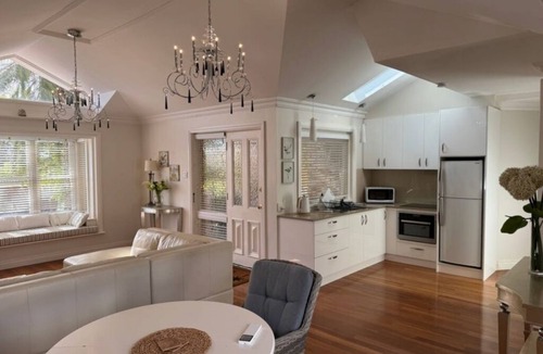 Kallaroo Apartment | Luxury Oceanside Boutique Retreat