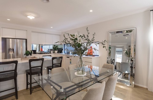 Clyde North House | Luxury Parkside Family Retreat | 4BR | BBQ | Workspace