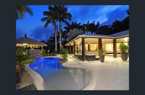 Mossman House | Luxury rainforest eyrie with panoramic views
