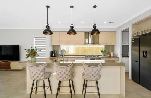 Mambourin Villa | Luxury Spacious Family House Full of Love & Unity!