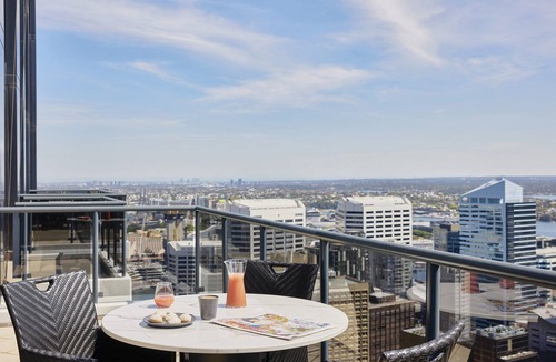 Sydney Central Business District Apartment | LUXURY THREE BEDROOM PENTHOUSE WITH BALCONY AND STUNNING CITY VIEWS