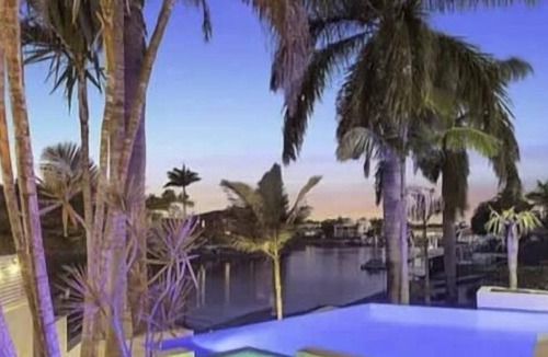 Mooloolaba House | Luxury Tropical Haven Mooloolaba
