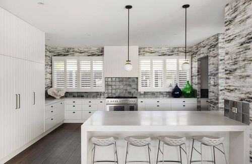 Sorrento House | Luxury Villas Ocean Beach Road (Solar Heated Pool)