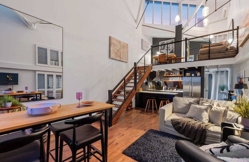 Teneriffe Apartment | Luxury Water Views ~ 2Bed/2Bath/1Car/Pool