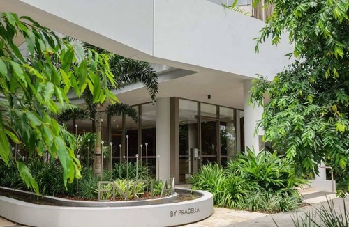 West End Apartment | Luxury West End Apartment - Pool Gym Parking