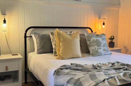 Laceys Creek Other | Macadamia Floral Farm and Farmstay, beautiful farmhouse in Laceys Creek