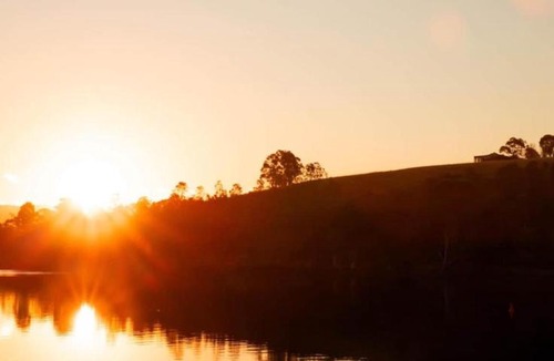 Coongulla House | Macalister Rise - Luxury Lakeside Farmstay
