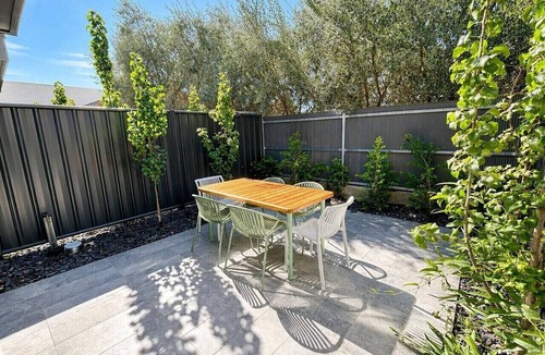 Albury House | Macauley Central | CBD | Walkable