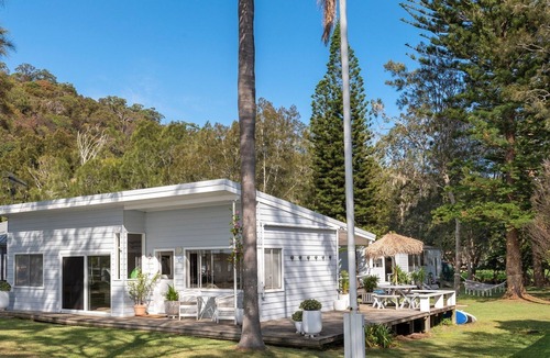 Great Mackerel Beach Cottage | Mackeral Beach Cottage by TCC