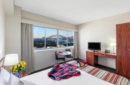Elizabeth Bay Hotel | Macleay Hotel