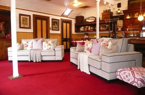 Clunes Villa | Madam Saddler - On Fraser Clunes
