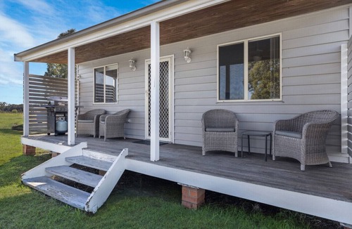 Lovedale Cottage | Madigan Cottages | Kookaburra Cottage