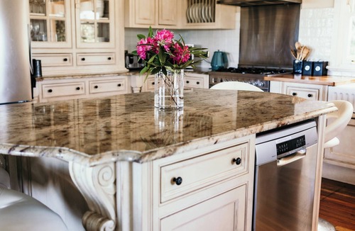 Robertson House | Madison Park, a large Country Retreat