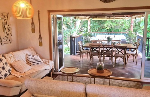 Horseshoe Bay House | Magnetic Mango Escape