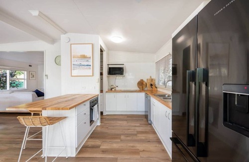 Coffs Harbour House | Magnolia House: 2 bedroom Coastal Retreat