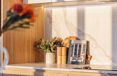 Main Beach Apartment | "MAIN VIEW" By TheGuestHouse.