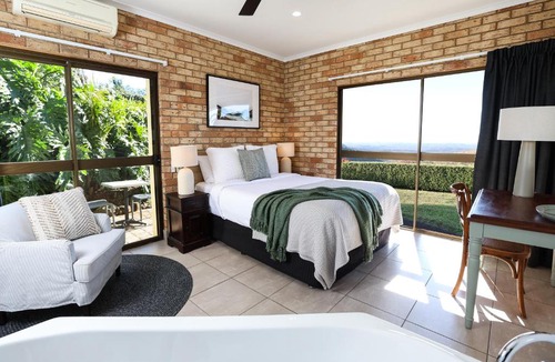 Maleny Hotel | Maleny Views Motel