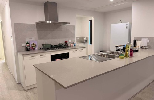 Lakelands House | Mandurah escape with an ensuite in each room!