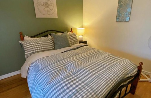 Greenfields House | Mandurah Quiet Private 1BR Unit - 3 min to Peel Health Campus