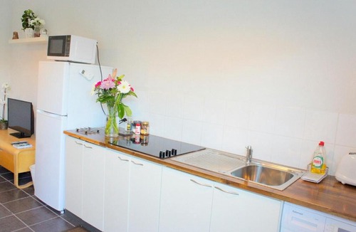 Greenfields House | Mandurah Quiet Private 1BR Unit - 3 min to Peel Health Campus
