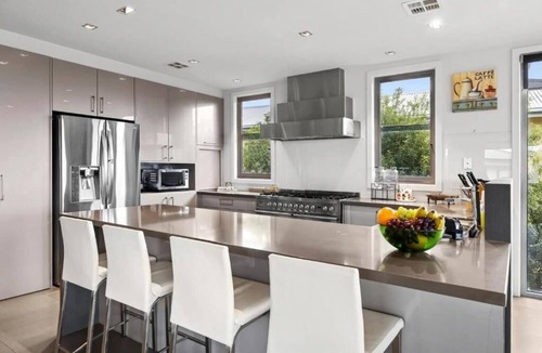 Torquay House | Manna Heaven Luxury Coastal Retreat with Pool