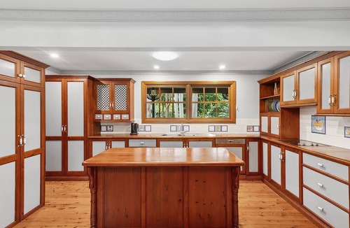 Holgate House | Manor by Coast Hosting