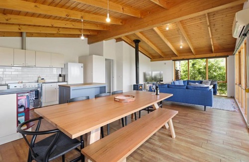 Mansfield House | Mansfield Hideaway - Sleeps 10
