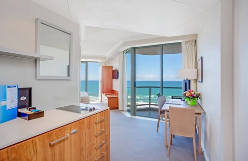 Surfers Paradise Hotel | Mantra Legends Hotel