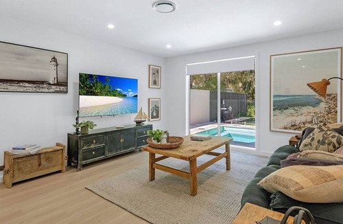 Huskisson House | Manzi Jervis Bay with Heated Pool