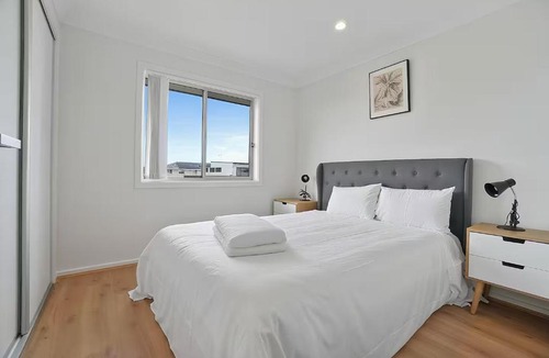 Box Hill House | Maraylya Cheerful 4Br House