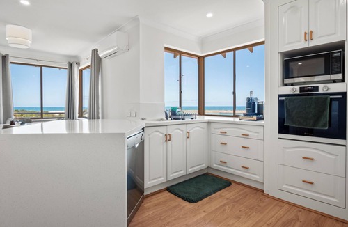 Ocean Reef House | Marina by the Sea | Ocean Reef Luxury 4 Bed + study | Marina & Ocean Views