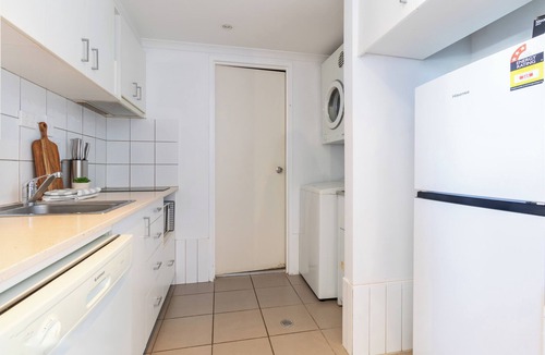 Cullen Bay Apartment | Marina Magic | 2 Bed, 2 Bath apt | Stunning Views