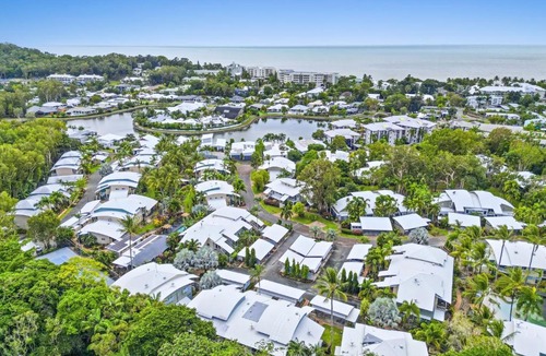 Trinity Beach Apartment | Marlin Cove Holiday Apartments
