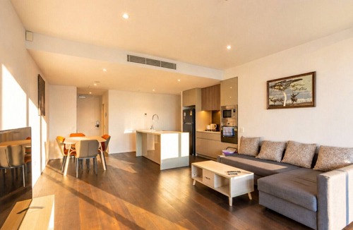 Mascot Apartment | Mascot 2BR/2BA | Station, Shops + Free Parking