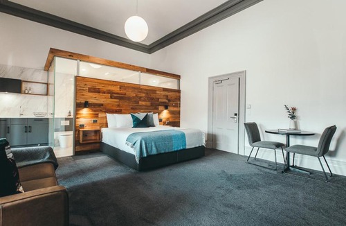 New Town Hotel | Maylands Lodge
