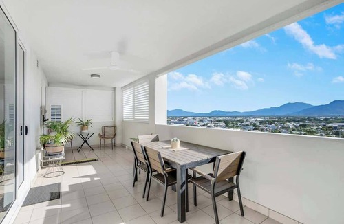 Cairns Central Business District Apartment | McLeod Corner—Resort-style Adjacent Apartments