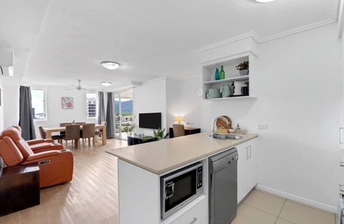 Cairns Central Business District Apartment | McLeod Rise—Cairn Base with Rooftop Pool & Spa