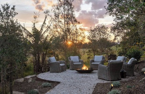 Far Meadow House | 'Meadow Mist' Private Garden Estate with Outdoor Spa Near Berry