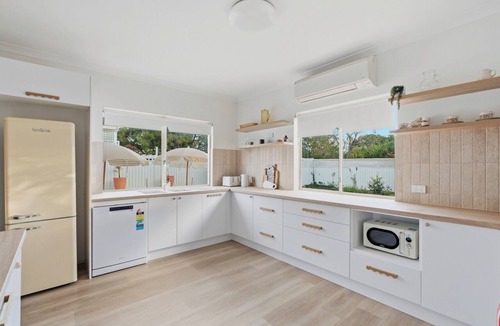 Broadwater House | Mediterranean Beachside retreat with a pool