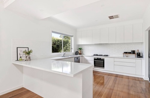 Newtown House | Meet Me at Maple Dual Living Sleeps 11 Spa Newtown