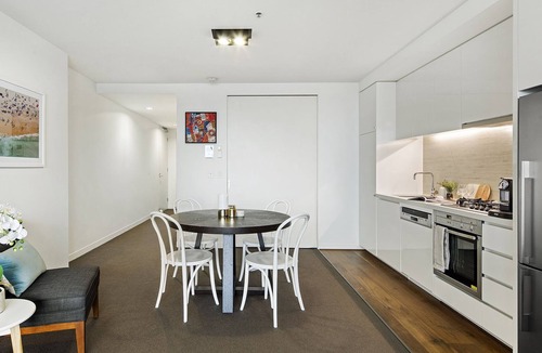 Port Melbourne Apartment | Melbourne - Armada Port Melbourne - Secure Parking