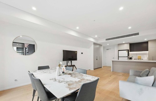 Rouse Hill Apartment | MetaWiseBnB Modern 2BR Near Shops & Metro