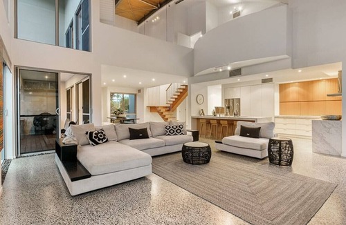 Ocean Shores House | Mia Beach Villa Relaunch - Luxury Meets Relaxation
