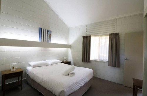 Merimbula Apartment | Micks Budget Accommodation on Fishpen
