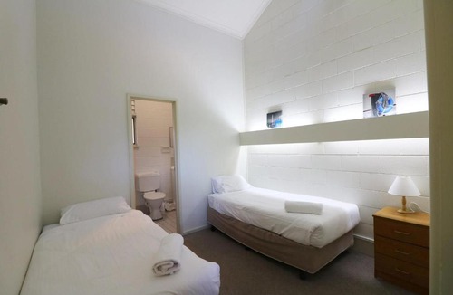 Merimbula Apartment | Micks Budget Accommodation on Fishpen