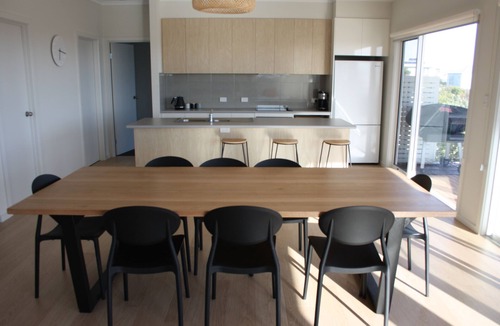 Middleton House | Middleton Surfers Beach - “Black Cockatoo”: Sea Views, 200m to Beach & Modern