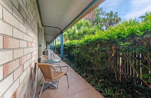 Emerald Hotel | Midlander Motor Inn