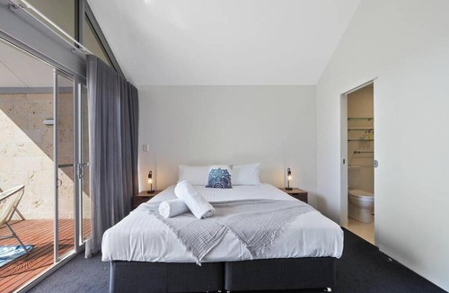 Augusta Apartment | Milieu at Seine