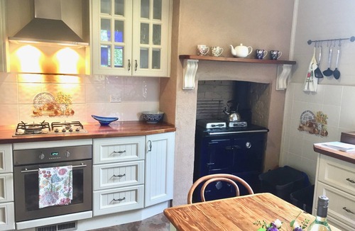 Leura House | Millie's Holmcroft Cottage-7 min walk Leura Character/Convenient-Quiet